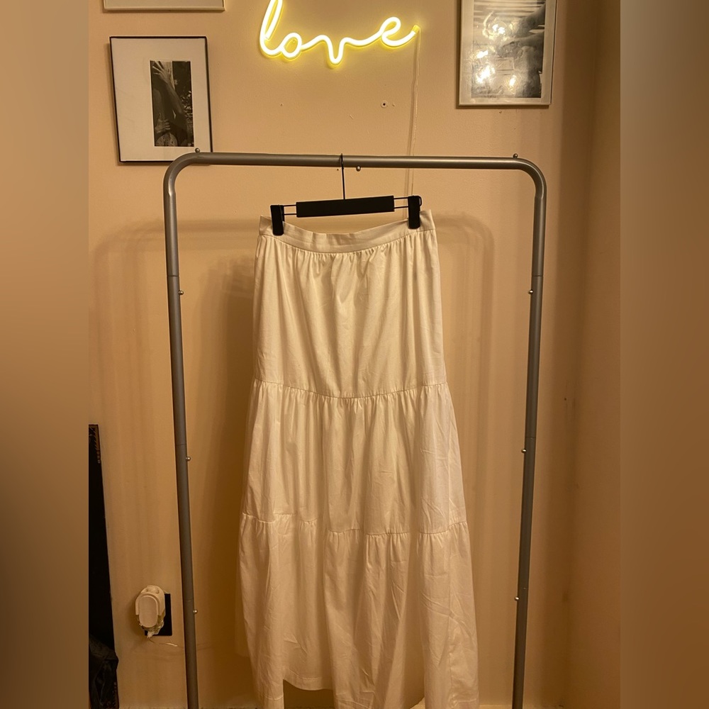 NEW long flowy white maxi skirt 🌾🤍